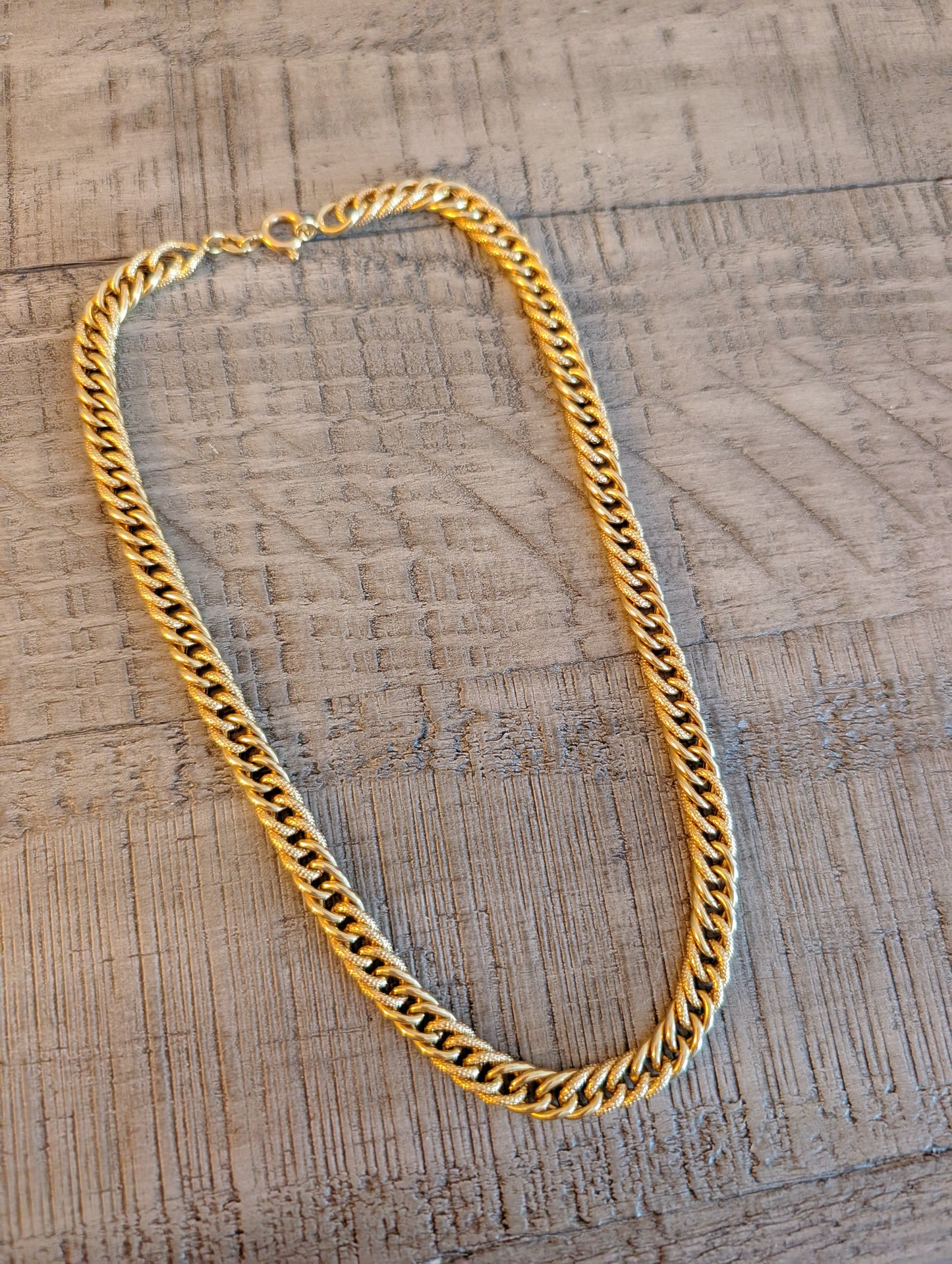 18k Italian textured curb chain