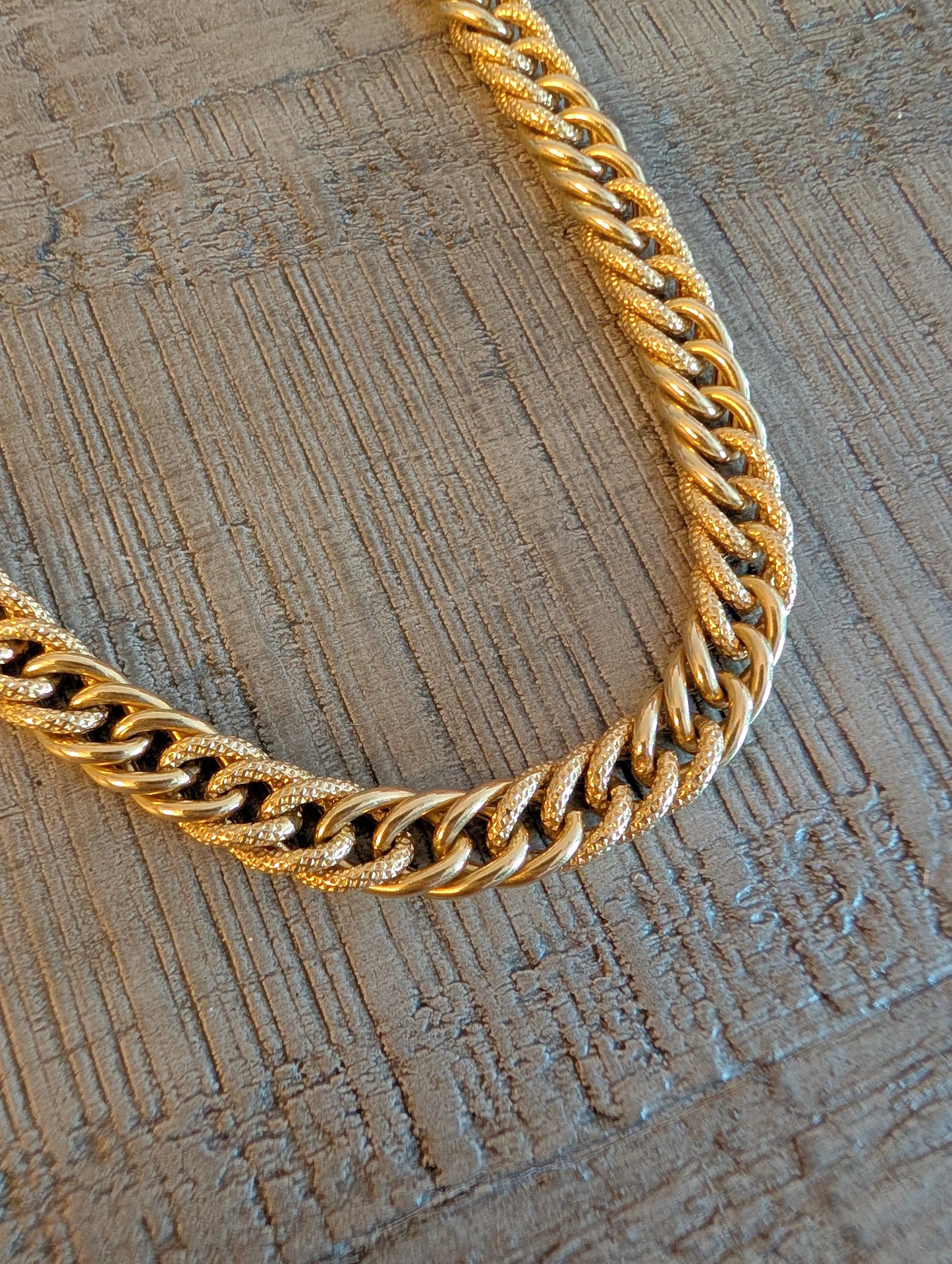 18k Italian textured curb chain