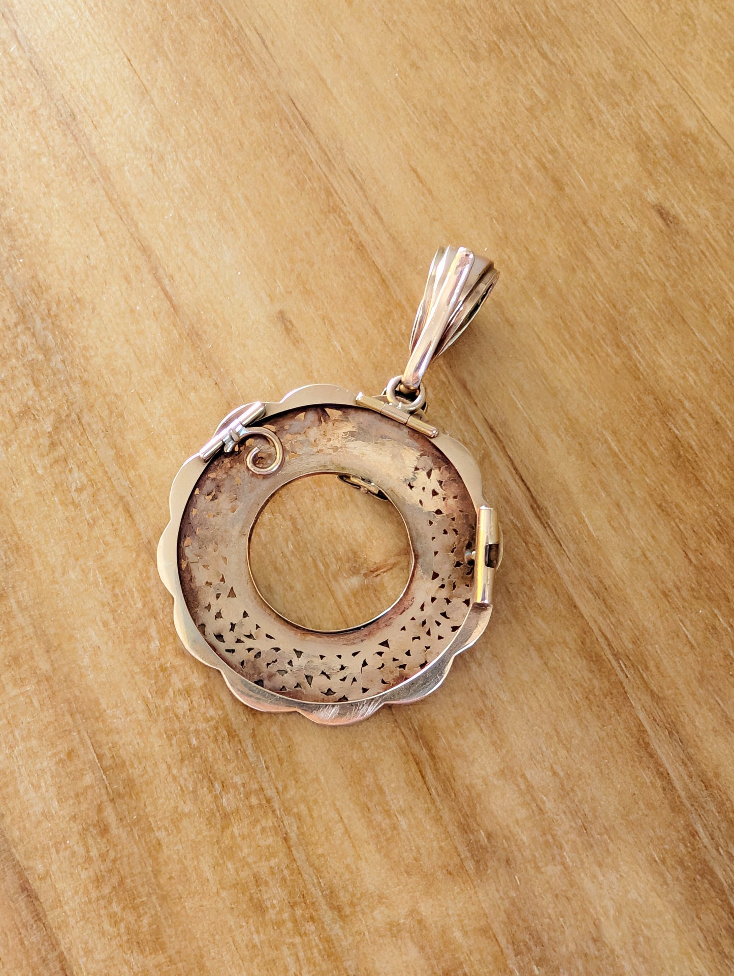 Antique French circle pendant with filigree details and pearls